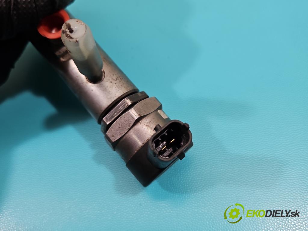 Lancia Thema II 2011-2014 3.0 CRD 239KM automatic 176 kW 2987 cm3 4- lišta vstrekovacia 0445216044 (Vstrekovacia lišta)