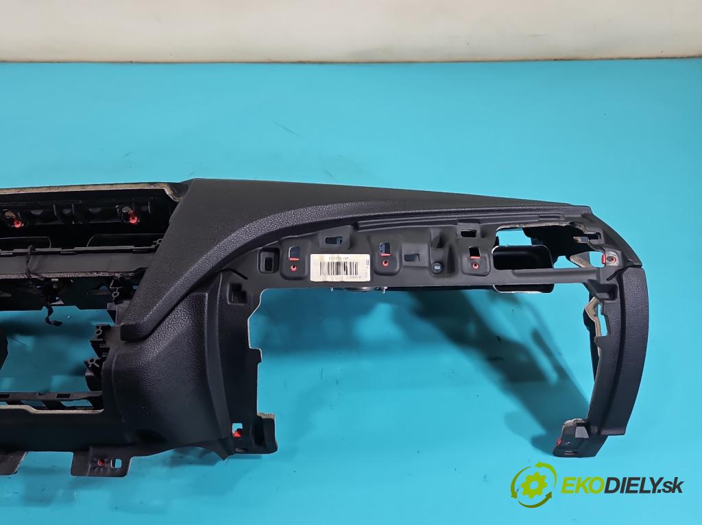 Bmw 1 F20 2011-2019 1.6 T 136hp manual 100 kW 1598 cm3 5- kokpit,přistrojova deska