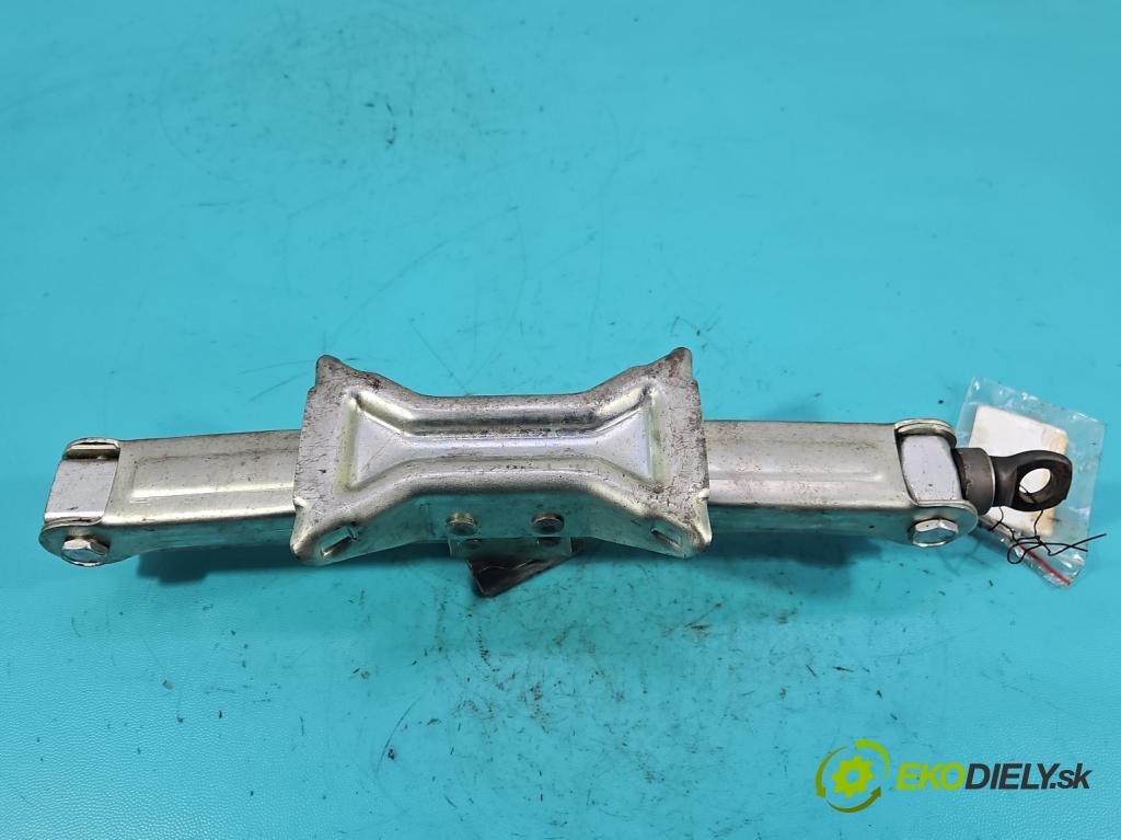 Toyota Rav4 II 2000-2005 2.0 D4D 116 hp manual 85 kW 1995 cm3 5- mechanismus stahování automobilový