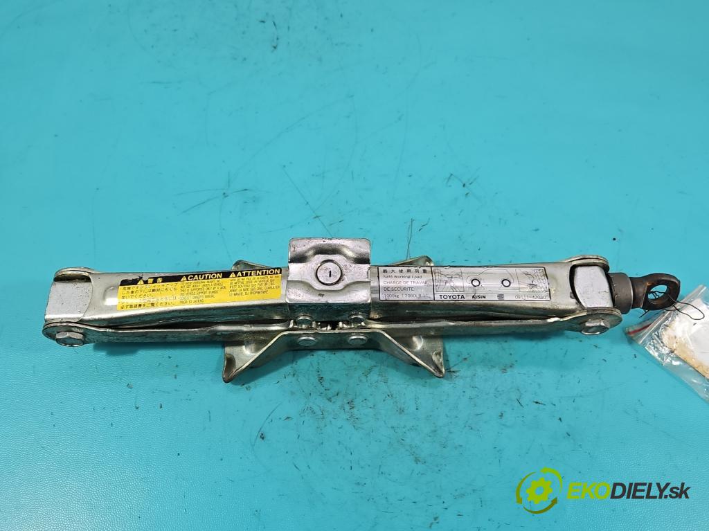 Toyota Rav4 II 2000-2005 2.0 D4D 116 hp manual 85 kW 1995 cm3 5- mechanismus stahování automobilový