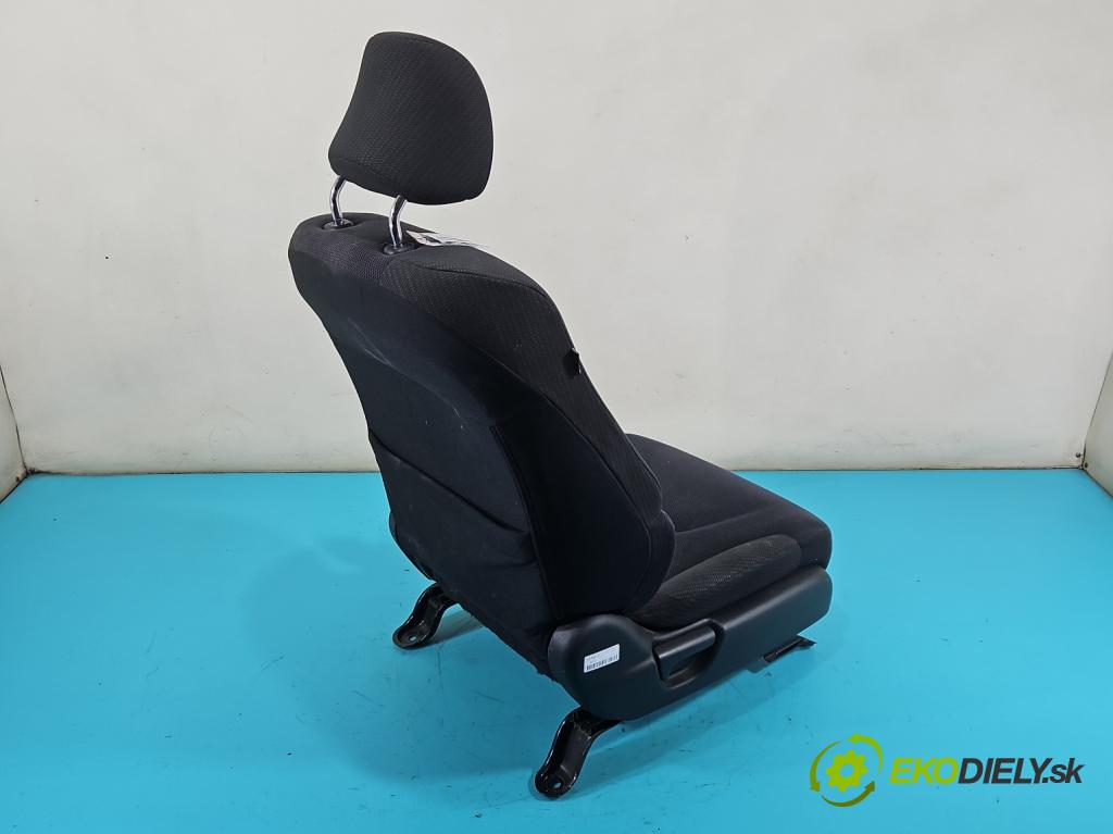 Honda Jazz III 2008-2014 1.3 16V 88 hp automatic 65 kW 1339 cm3 5- Sedadlo pravý  (Sedačky, sedadla)