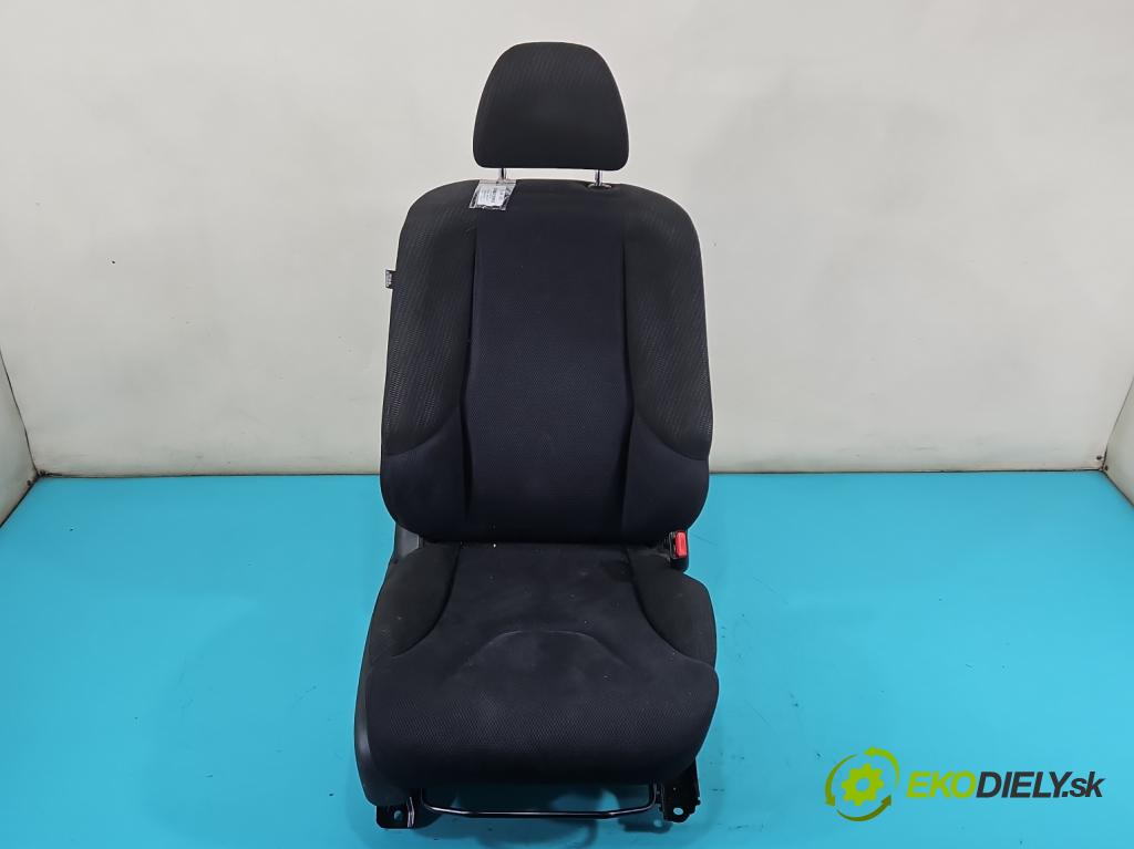Honda Jazz III 2008-2014 1.3 16V 88 hp automatic 65 kW 1339 cm3 5- Sedadlo pravý  (Sedačky, sedadla)