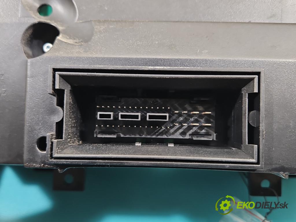 Vw Golf V 2003-2009 1.6 SR 102 HP manual 75 kW 1595 cm3 5- prístrojovka/ budíky 1K0920863A (Prístrojová doska)