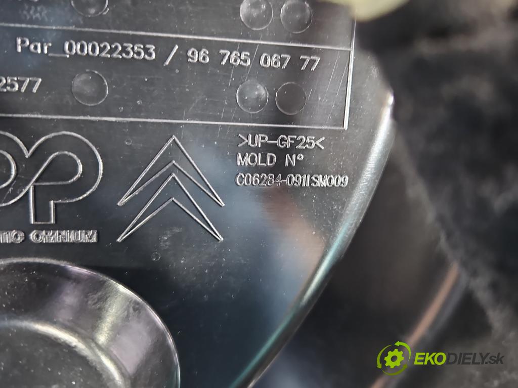 Citroen C4 Grand Picasso II 2013-2022 2.0 hdi 150 HP automatic 110 kW 1997 cm3 5- zadna kufor  (Kapota zadná (kufor))