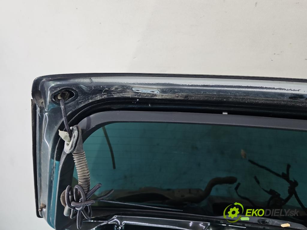 Audi A6 C5 1997-2004 2.5 tdi 179KM automatic 132 kW 2496 cm3 5- zadní kufrové dveře  (Zadní kapota (kufr))