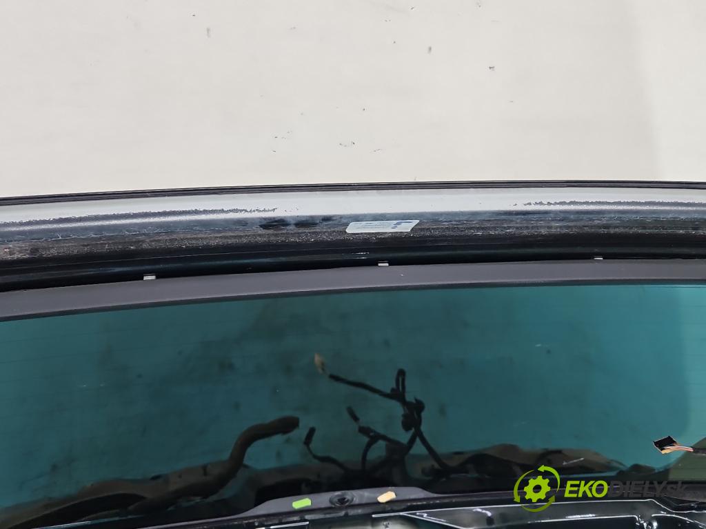 Audi A6 C5 1997-2004 2.5 tdi 179KM automatic 132 kW 2496 cm3 5- zadní kufrové dveře  (Zadní kapota (kufr))