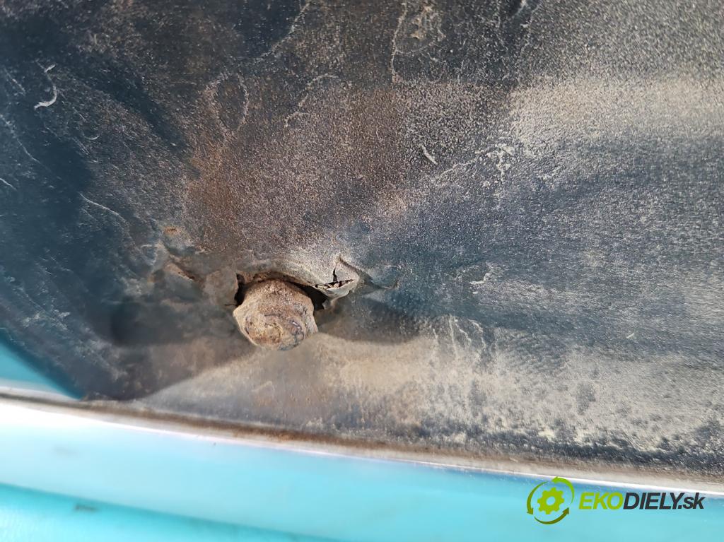 Audi A6 C5 1997-2004 2.5 tdi 179KM automatic 132 kW 2496 cm3 5- zadní kufrové dveře  (Zadní kapota (kufr))