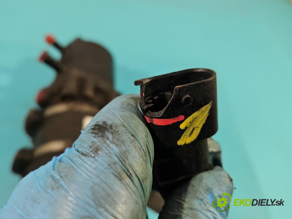 Citroen Saxo 1.1 60 HP manual 44 kW 1124 cm3 3- čerpadlo posilovač  (Servočerpadlo, pumpa riadenia)