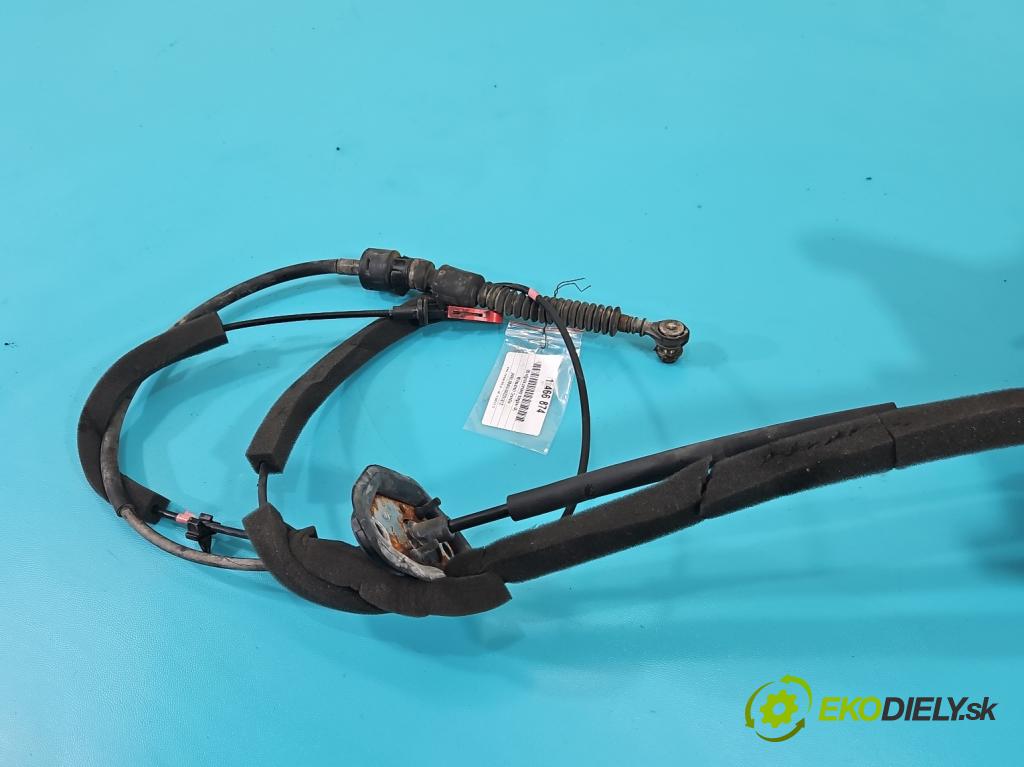 Mitsubishi Grandis 2.4 16V 165 HP automatic 121 kW 2378 cm3 5- Páka: Změny: stupeň,rýchlosť MN107774-01 (Rýchlostná páka (kulisa))