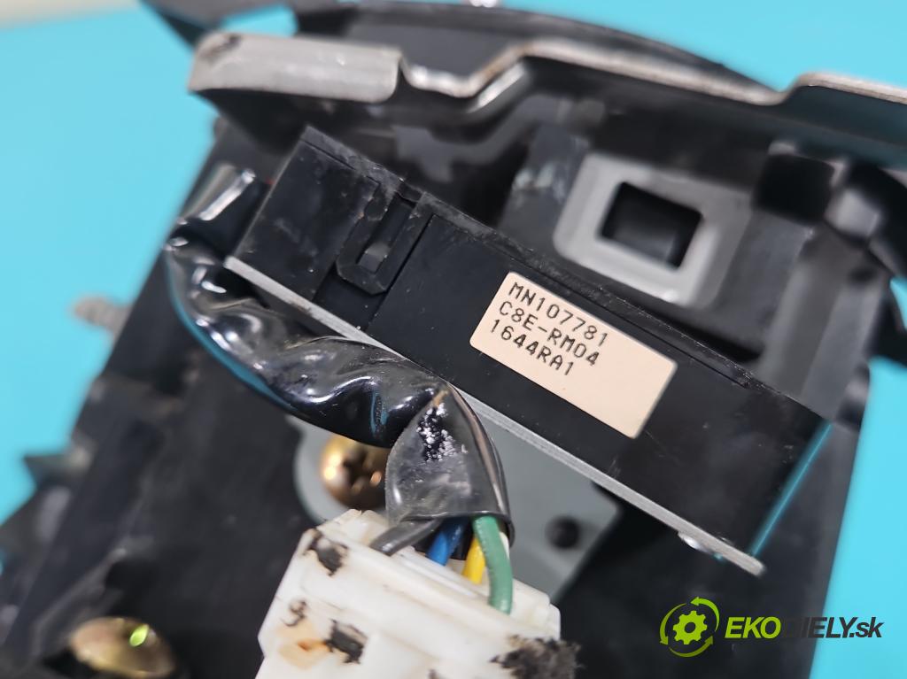 Mitsubishi Grandis 2.4 16V 165 HP automatic 121 kW 2378 cm3 5- Páka: Změny: stupeň,rýchlosť MN107774-01 (Rýchlostná páka (kulisa))