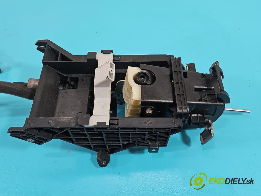 Mitsubishi Grandis 2.4 16V 165 HP automatic 121 kW 2378 cm3 5- Páka: Změny: stupeň,rýchlosť MN107774-01 (Rýchlostná páka (kulisa))