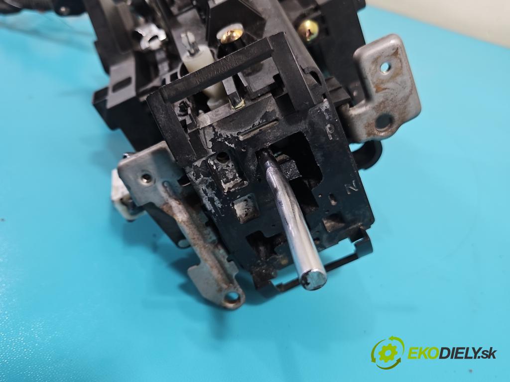 Mitsubishi Grandis 2.4 16V 165 HP automatic 121 kW 2378 cm3 5- Páka: Změny: stupeň,rýchlosť MN107774-01 (Rýchlostná páka (kulisa))