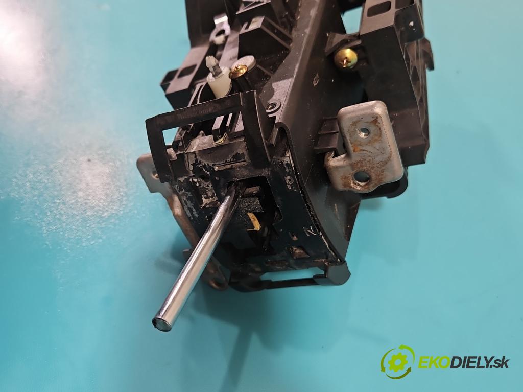 Mitsubishi Grandis 2.4 16V 165 HP automatic 121 kW 2378 cm3 5- Páka: Změny: stupeň,rýchlosť MN107774-01 (Rýchlostná páka (kulisa))