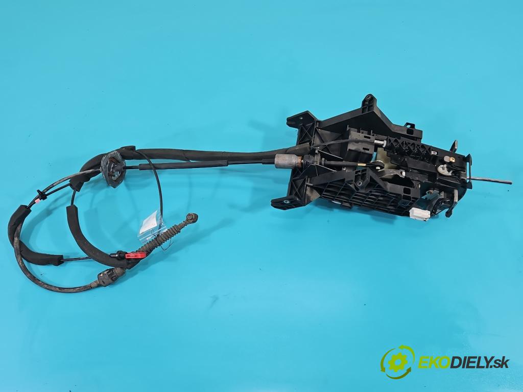 Mitsubishi Grandis 2.4 16V 165 HP automatic 121 kW 2378 cm3 5- Páka: Změny: stupeň,rýchlosť MN107774-01 (Rýchlostná páka (kulisa))