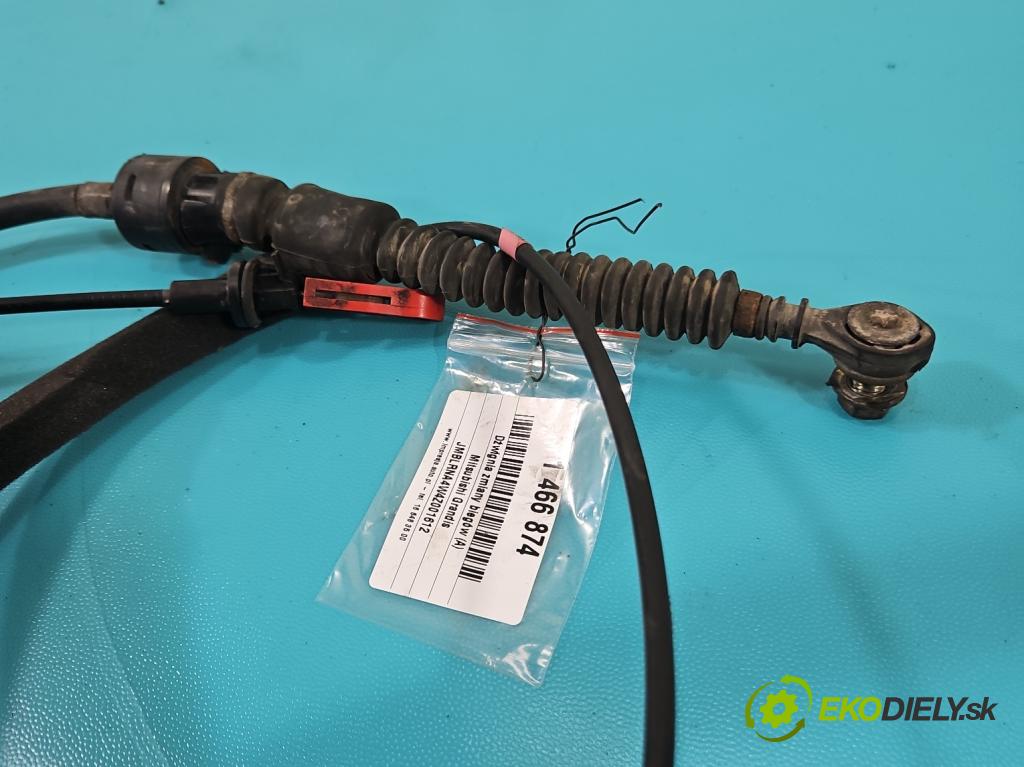 Mitsubishi Grandis 2.4 16V 165 HP automatic 121 kW 2378 cm3 5- Páka: Změny: stupeň,rýchlosť MN107774-01 (Rýchlostná páka (kulisa))