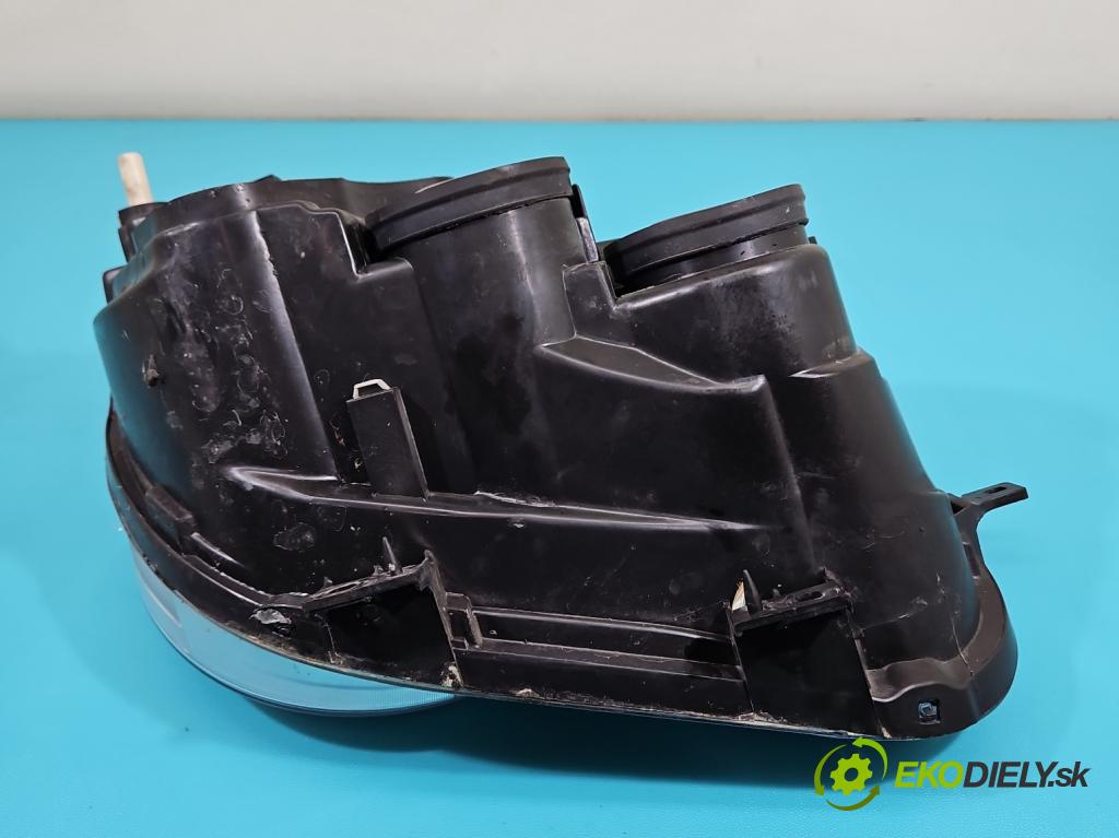 Vw Polo IV 9N 2001-2009 1.9 sdi 64 HP manual 47 kW 1896 cm3 5- Reflektor: pravý  (Svetlo predné pravé)