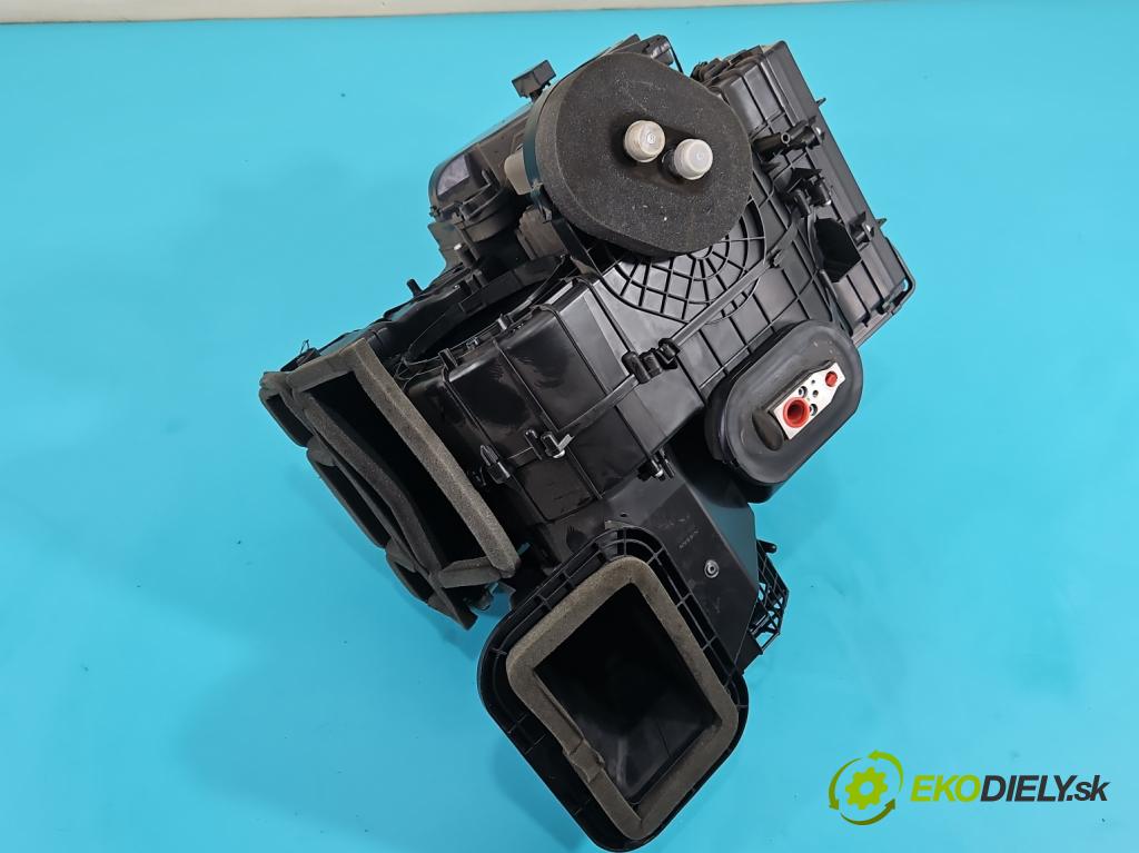 Nissan Note II 2012-2016 1.2 16V 80 hp manual 59 kW 1198 cm3 5- radiátor 27210-3VV3A (Radiátory topení)