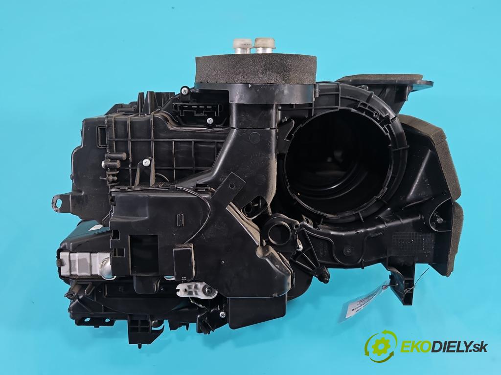 Nissan Note II 2012-2016 1.2 16V 80 hp manual 59 kW 1198 cm3 5- radiátor 27210-3VV3A (Radiátory topení)