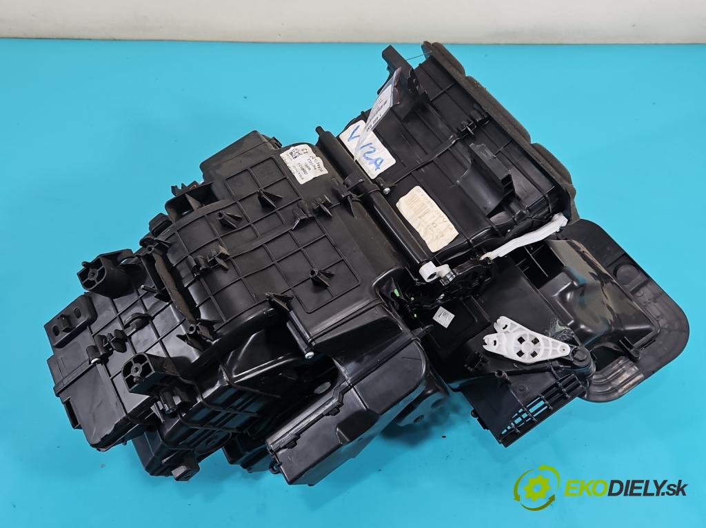 Nissan Note II 2012-2016 1.2 16V 80 hp manual 59 kW 1198 cm3 5- radiátor 27210-3VV3A (Radiátory topení)