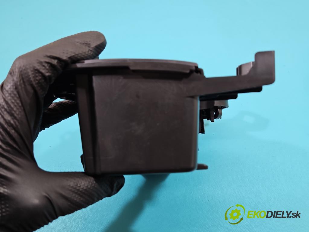 Opel Insignia B 2017-2022 2.0 cdti 174 HP automatic 128 kW 1995 cm3 5- Rukojeť: na nápoje: 39177777 (Držiak (úchyt) na nápoje)