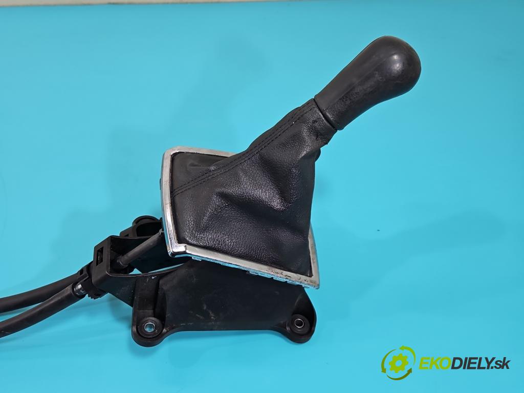 Toyota Corolla Verso II 2004-2009 1.6 vvti 110 HP manual 81 kW 1598 cm3 5- Páka: Změny: stupeň,rýchlosť 33530-0F010 (Rýchlostná páka (kulisa))