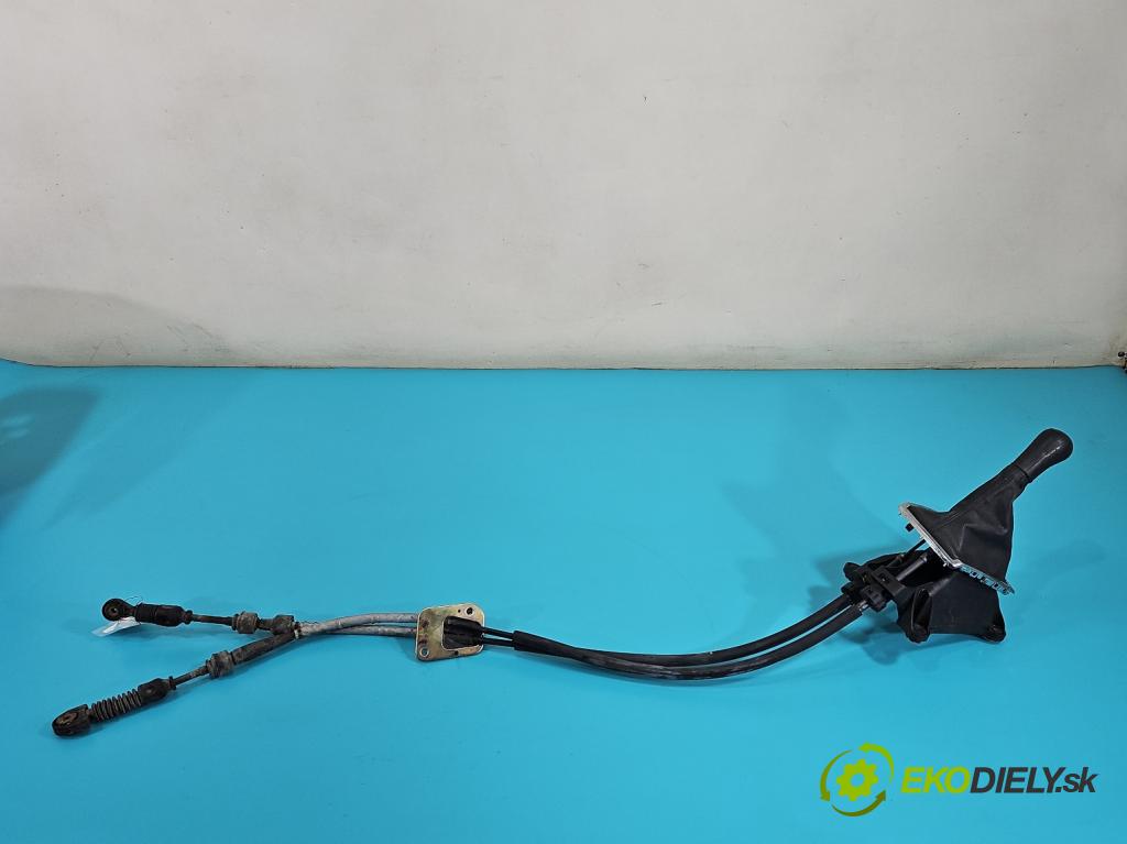 Toyota Corolla Verso II 2004-2009 1.6 vvti 110 HP manual 81 kW 1598 cm3 5- Páka: Změny: stupeň,rýchlosť 33530-0F010 (Rýchlostná páka (kulisa))