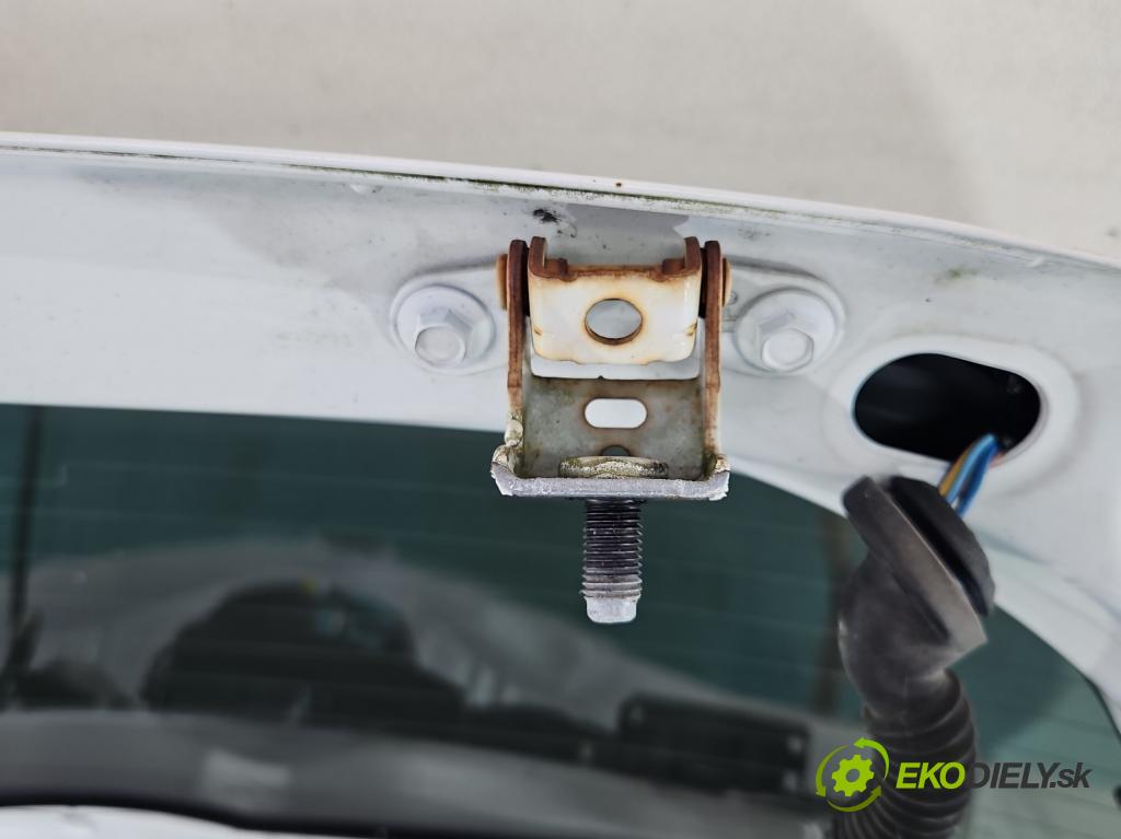 Honda Jazz III 2008-2014 1.3 16V 88 hp automatic 65 kW 1339 cm3 5- zadní kufrové dveře  (Zadní kapota (kufr))