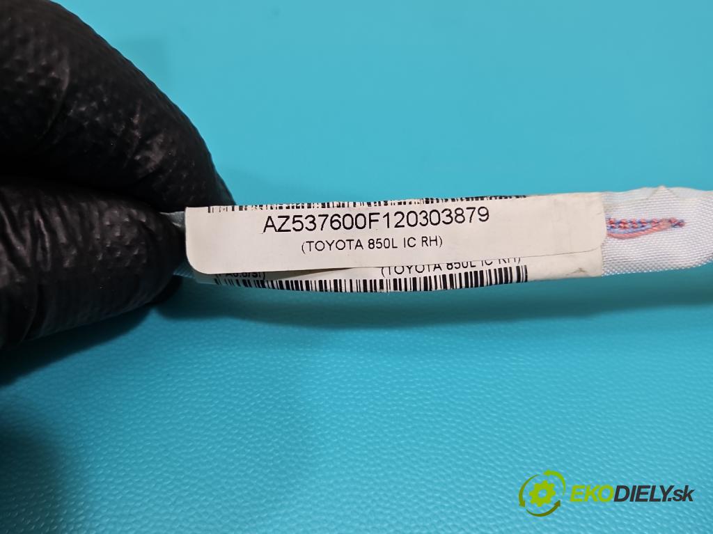 Toyota Yaris III 2011-2020 1.4 D4D 90 HP manual 66 kW 1364 cm3 5- clona pravé EX20060139