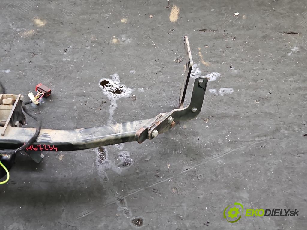 Citroen C4 Grand Picasso II 2013-2022 2.0 hdi 150 HP automatic 110 kW 1997 cm3 5- Hák: vlečení: 1606526380 (Ťažné zariadenie)