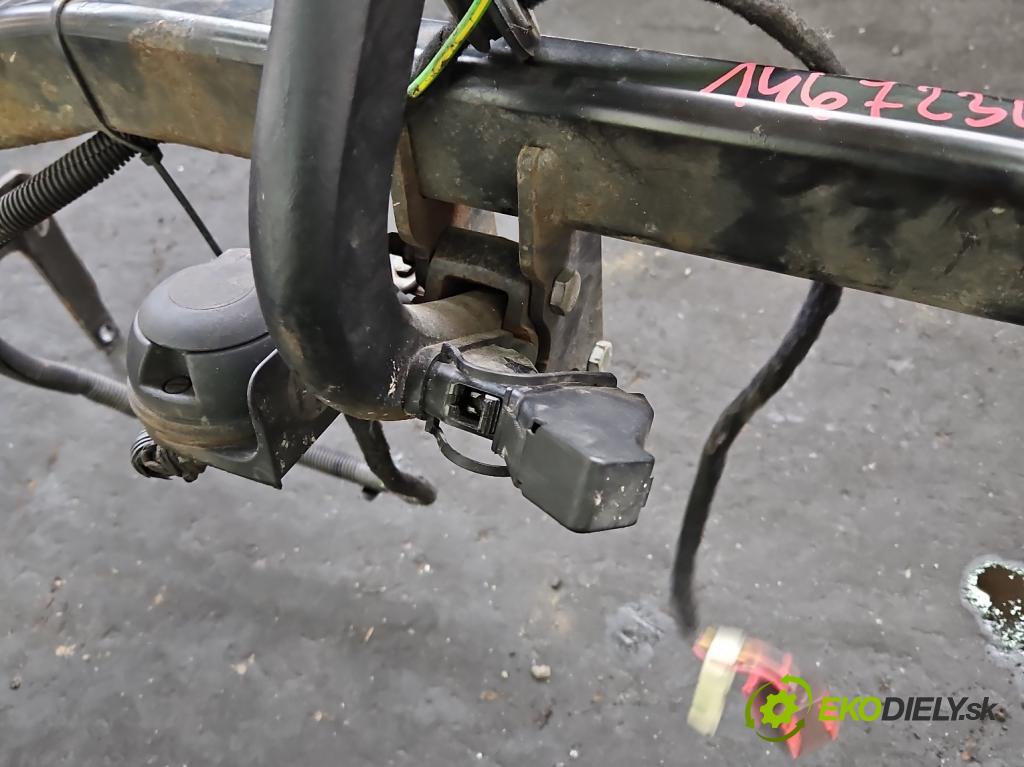 Citroen C4 Grand Picasso II 2013-2022 2.0 hdi 150 HP automatic 110 kW 1997 cm3 5- Hák: vlečení: 1606526380 (Ťažné zariadenie)