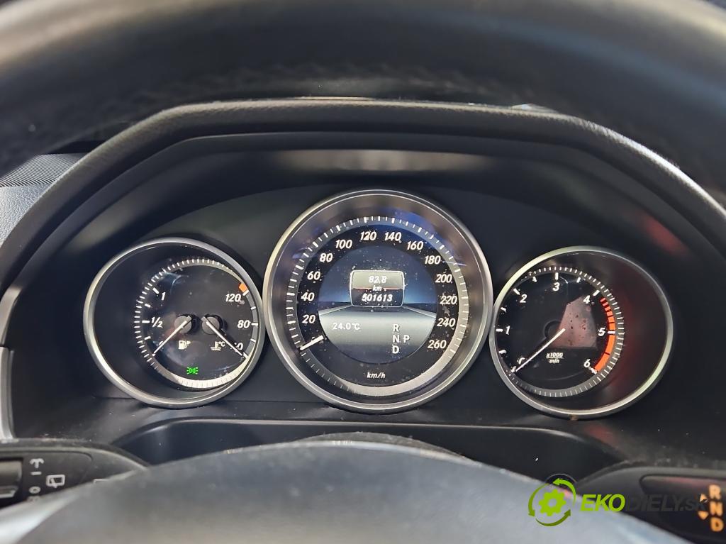 Mercedes E W212 2009-2016 2,2.0 cdi (651924) 136 HP automatic 100 kW 2143 cm3 5- prístrojovka/ budíky A2129006729 (Prístrojová doska)