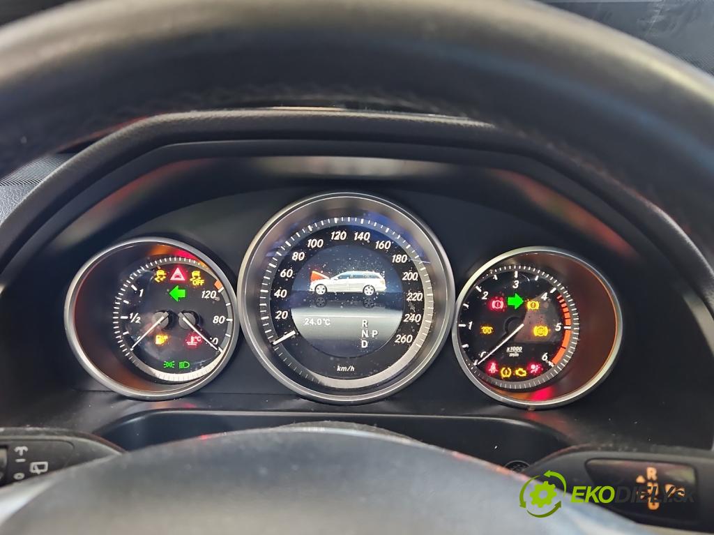 Mercedes E W212 2009-2016 2,2.0 cdi (651924) 136hp automatic 100 kW 2143 cm3 5- Přístrojová deska A2129006729 (Přístrojové desky, displeje)