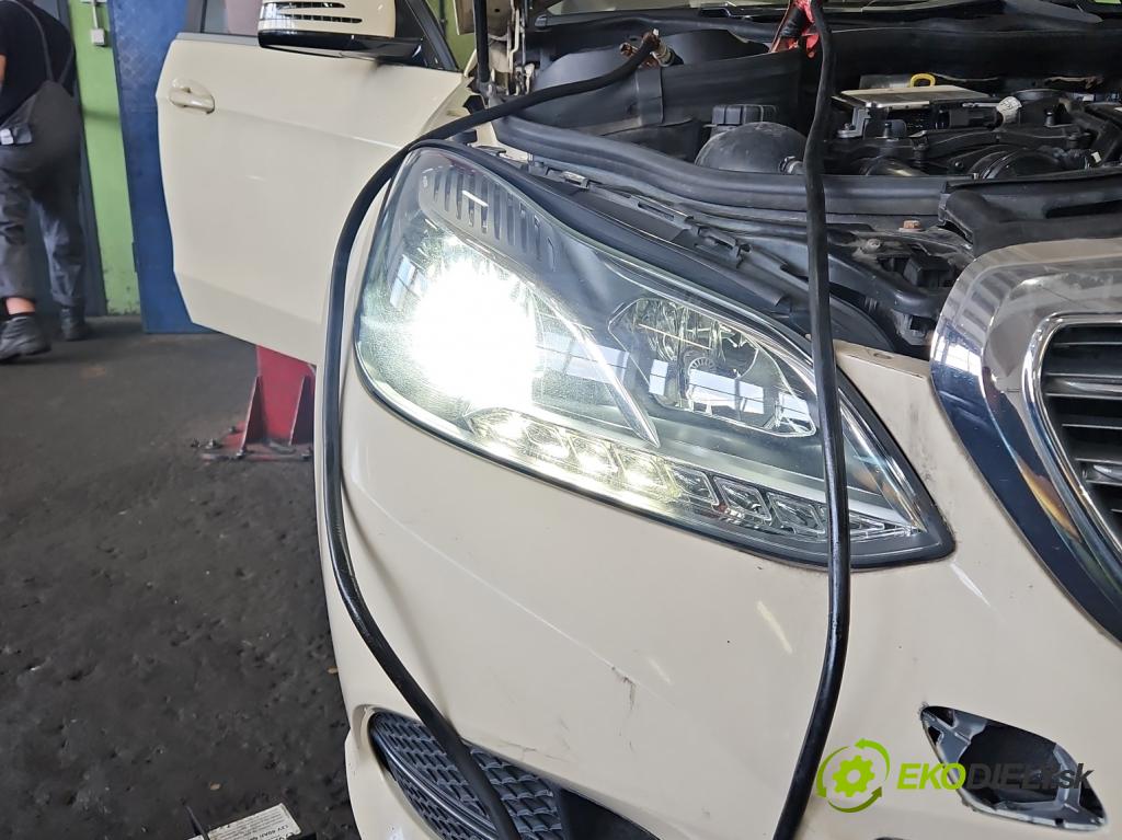 Mercedes E W212 2009-2016 2,2.0 cdi (651924) 136 HP automatic 100 kW 2143 cm3 5- Reflektor: pravý A2128201839 (Svetlo predné pravé)