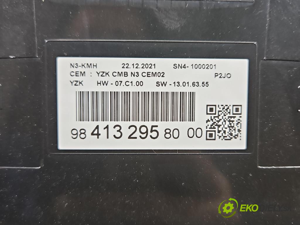 Opel Corsa F 2019- 1.2 12V 75 HP manual 55 kW 1199 cm3 5- prístrojovka/ budíky 9841329580 (Prístrojová doska)