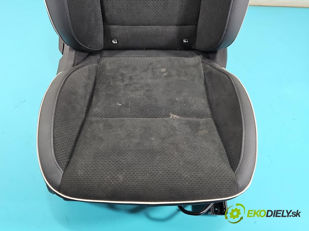 Renault Clio V 2019- 1.3 Tce 131 HP automatic 96 kW 1332 cm3 5- Sedačka pravý  (Sedadlo)