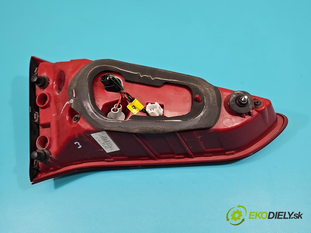 Hyundai Tucson III 2015-2020 1.7 crdi 141 hp automatic 104 kW 1685 cm3 5- světlo zadní pravé  (Klika dveří ostatní)