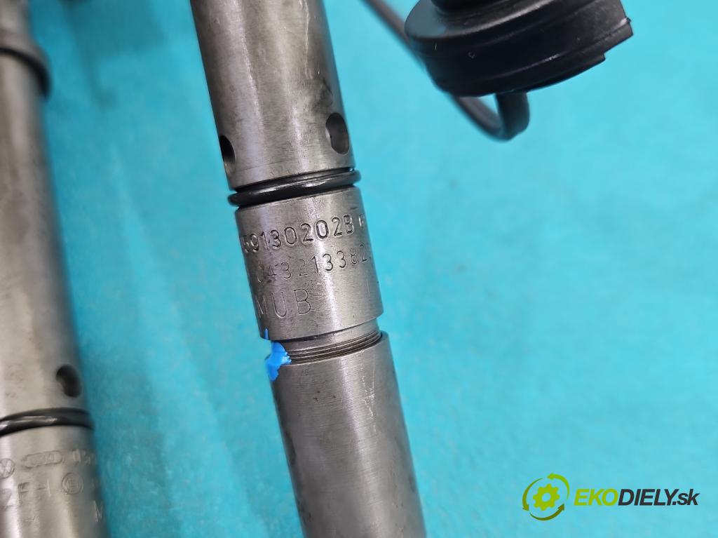 Audi A6 C5 1997-2004 2.5 tdi 150 HP manual 110 kW 2496 cm3 5- vstrek 059130202E (Vstrekovač paliva)