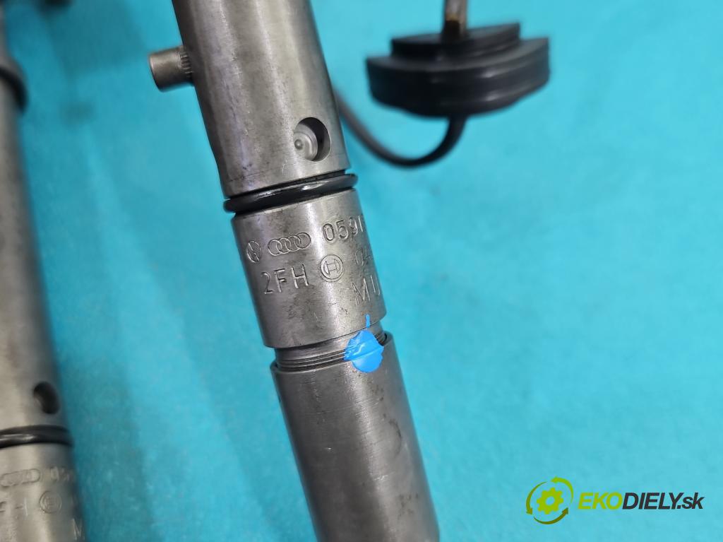 Audi A6 C5 1997-2004 2.5 tdi 150 HP manual 110 kW 2496 cm3 5- vstrek 059130202E (Vstrekovač paliva)