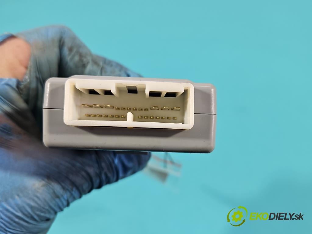 Citroen C4 Grand Picasso II 2013-2022 2.0 hdi 150 HP automatic 110 kW 1997 cm3 5- riadiaca jednotka ostatné 9802982280