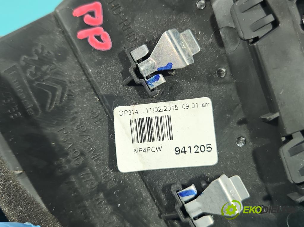 Citroen C4 Grand Picasso II 2013-2022 2.0 hdi 150 hp automatic 110 kW 1997 cm3 5- Mřížka: topení 967797667A
