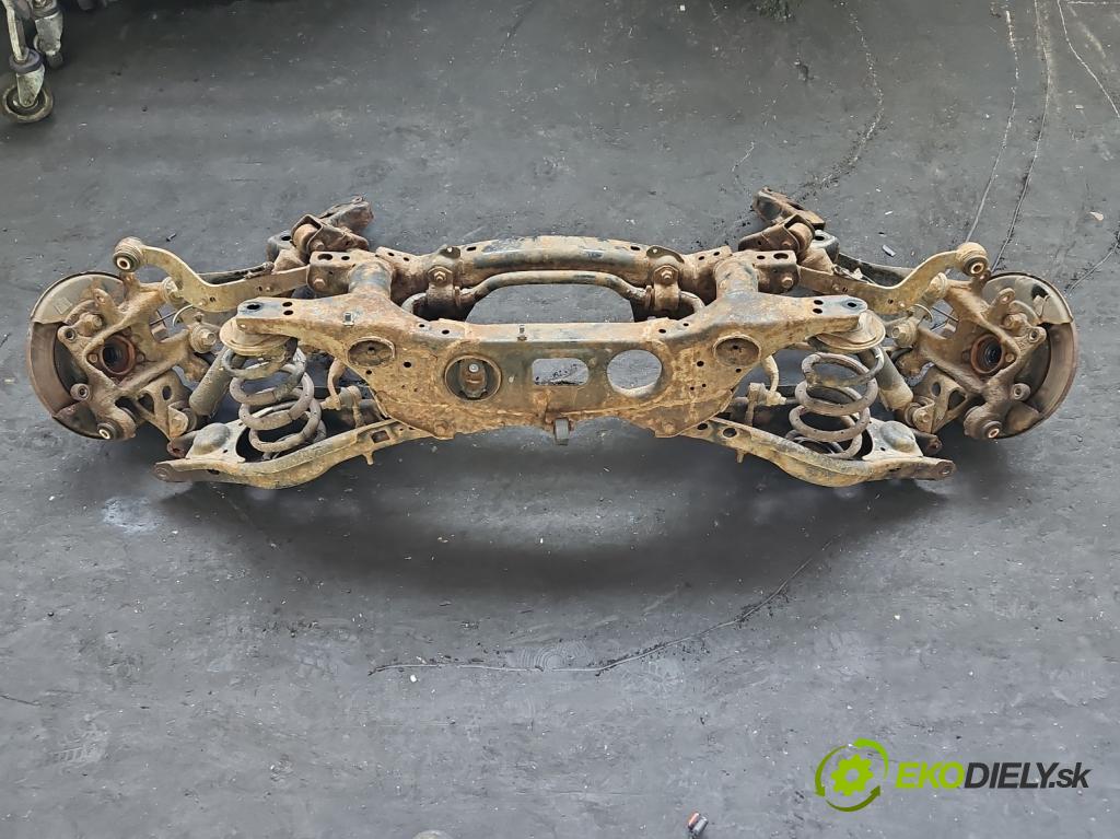 Toyota Rav4 III 2005-2012 2.0 vvti 152KM manual 112 kW 1998 cm3 5- zadna výstuha  (Výstuha zadná)