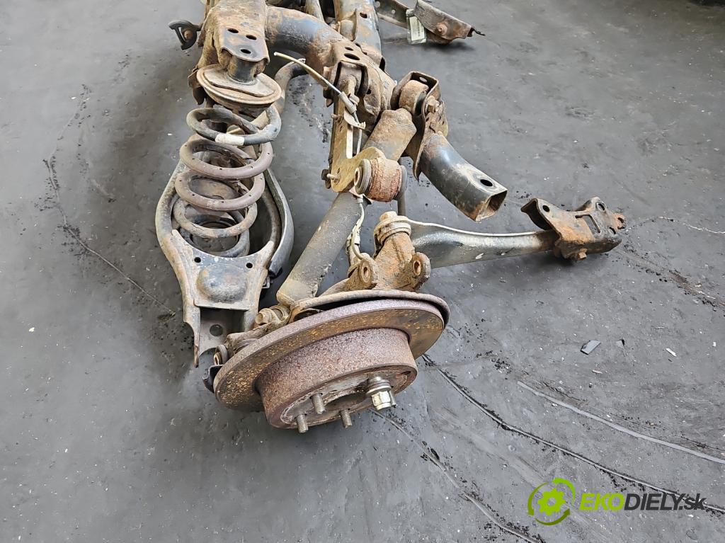 Toyota Rav4 III 2005-2012 2.0 vvti 152KM manual 112 kW 1998 cm3 5- zadna výstuha  (Výstuha zadná)