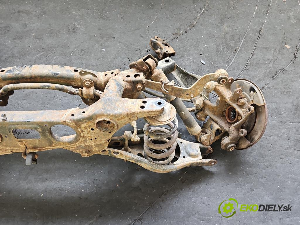 Toyota Rav4 III 2005-2012 2.0 vvti 152KM manual 112 kW 1998 cm3 5- zadna výstuha  (Výstuha zadná)