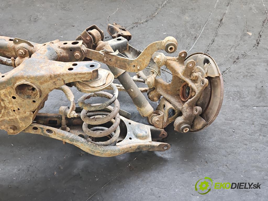 Toyota Rav4 III 2005-2012 2.0 vvti 152KM manual 112 kW 1998 cm3 5- zadna výstuha  (Výstuha zadná)