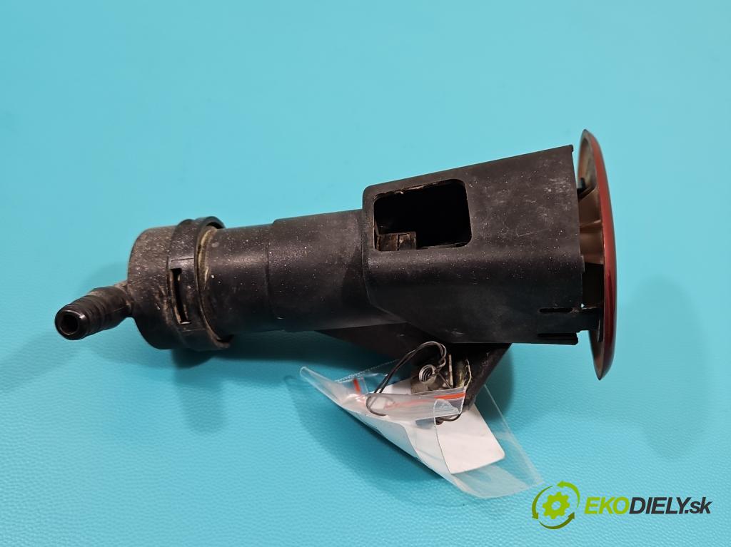 Toyota Corolla Verso II 2004-2009 1.8 vvti 129 HP manual 95 kW 1794 cm3 5- ostrekovač reflektor: ľavý  (Motorček ostrekovačov)