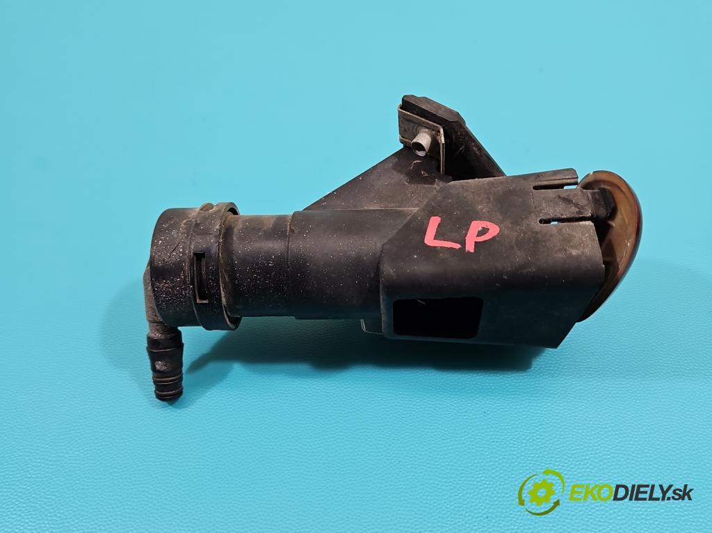 Toyota Corolla Verso II 2004-2009 1.8 vvti 129 HP manual 95 kW 1794 cm3 5- ostrekovač reflektor: ľavý  (Motorček ostrekovačov)