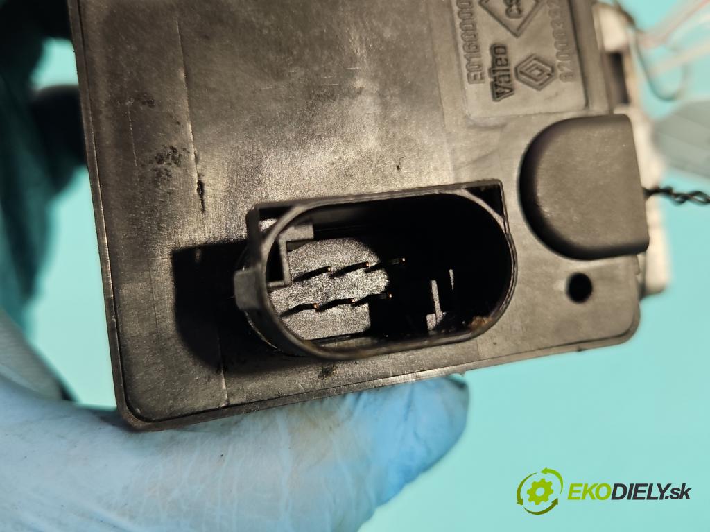 Renault Scenic II 2003-2009 1.6 16V 113 HP manual 83 kW 1598 cm3 5- Blokáda: řízení: 8200033233 (Riadenie ostatné)