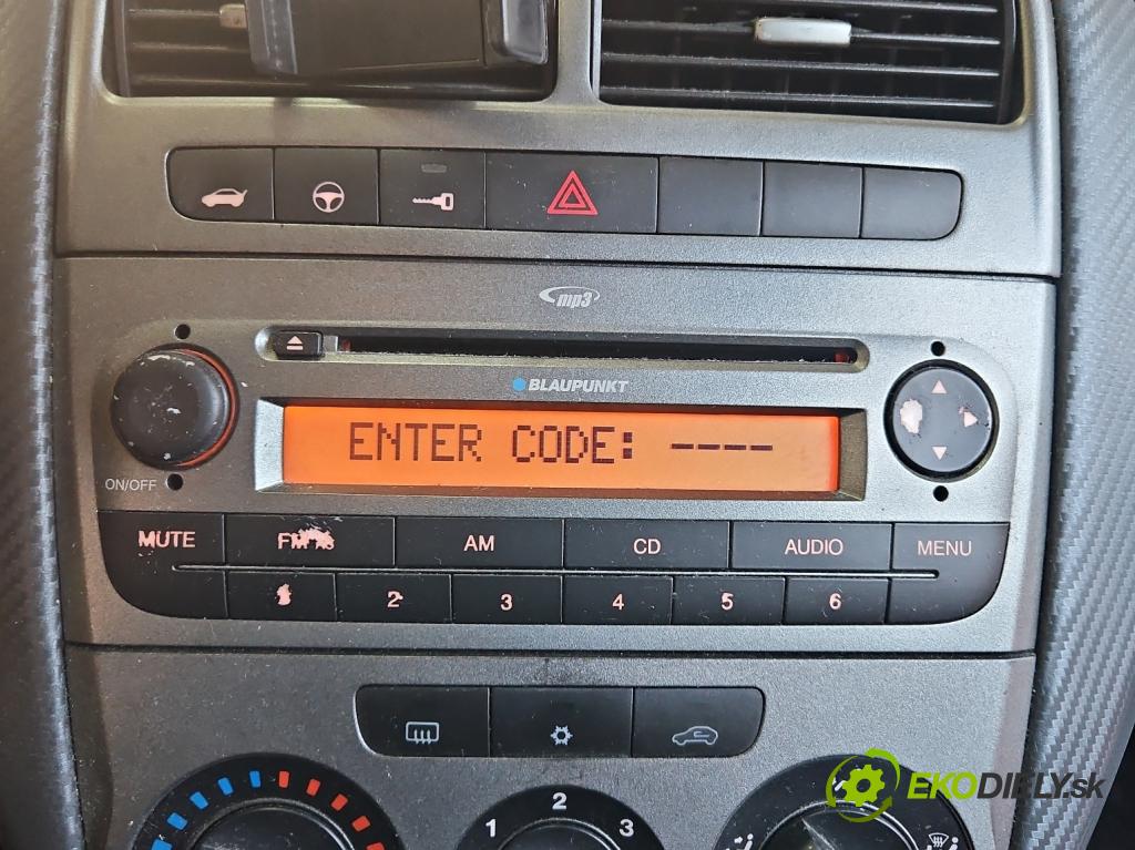 Fiat Punto Grande 1.4 8V 77 HP manual 57 kW 1368 cm3 5- Radio originál 7648543316