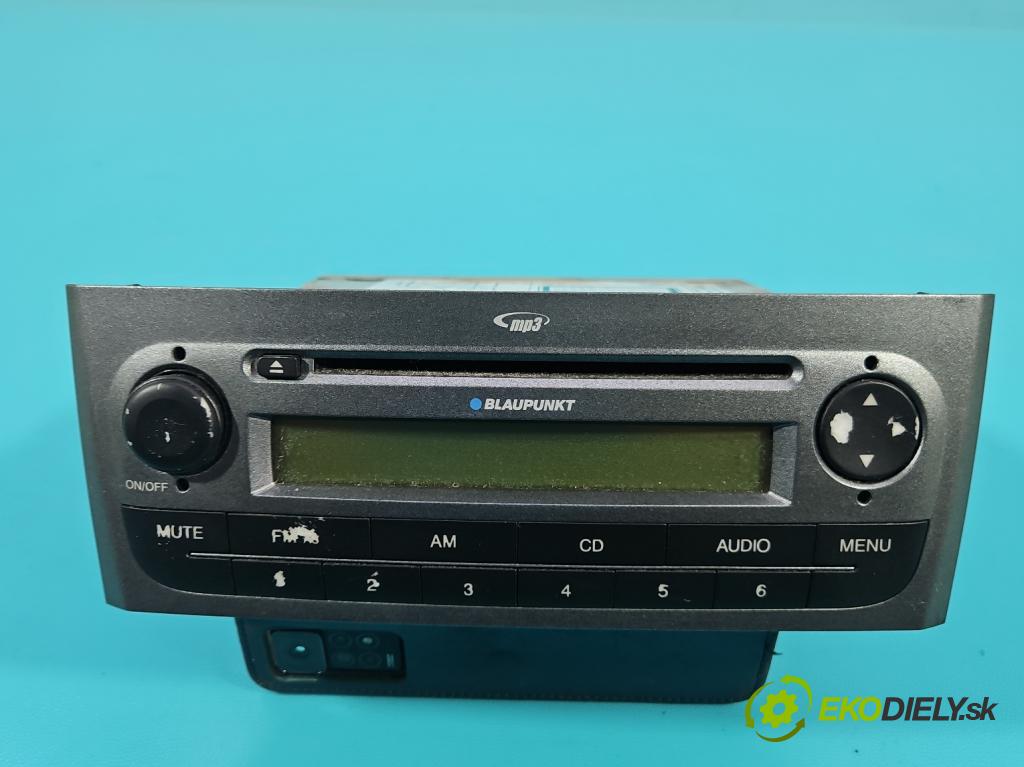 Fiat Punto Grande 1.4 8V 77 HP manual 57 kW 1368 cm3 5- Radio originál 7648543316