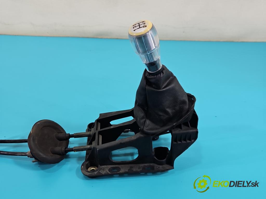 Citroen C2 1.1 8v 60 HP manual 44 kW 1124 cm3 3- Páka: Změny: stupeň,rýchlosť 9681359280 (Rýchlostná páka (kulisa))